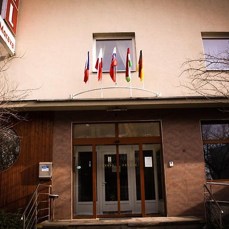 Hotel Morava Uherské Hradiště Екстериор снимка