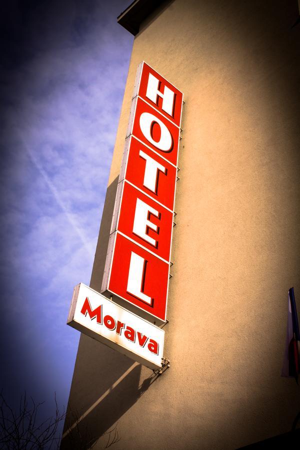 Hotel Morava Uherské Hradiště Екстериор снимка