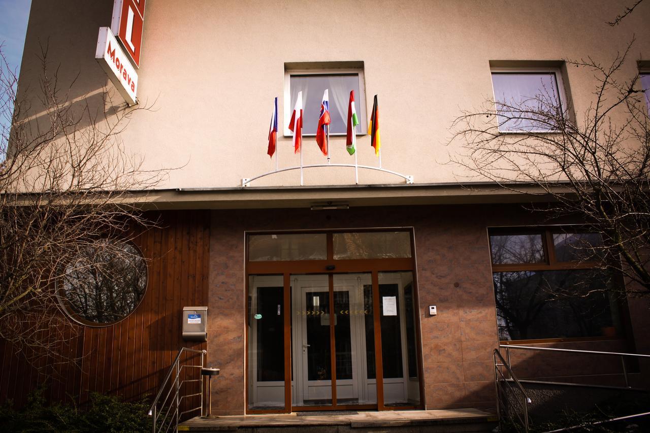 Hotel Morava Uherské Hradiště Екстериор снимка